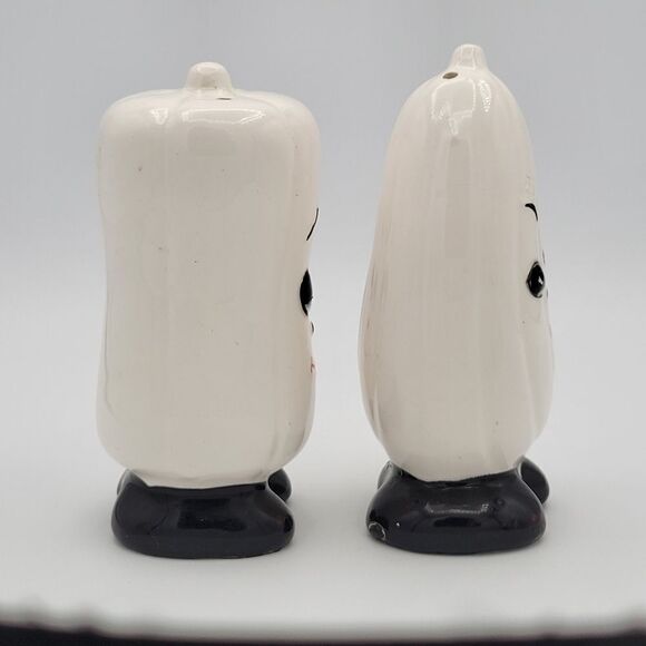 Rare Vintage Ghost Pepper Salt and Pepper Shaker Set - Picture 3 of 15